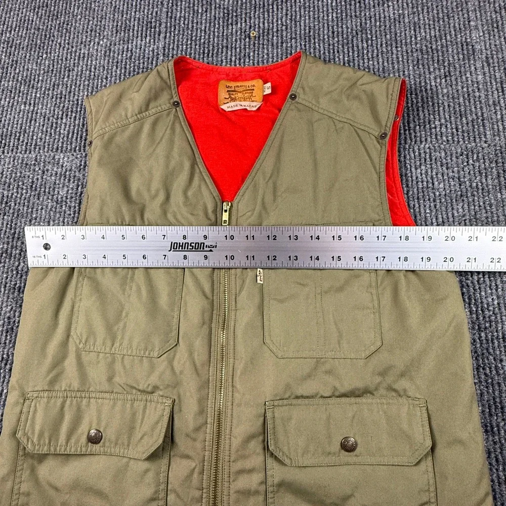Vintage Levis Mens Size Small‎ Utility Vest Khaki Tan Red Lining Cargo Pockets